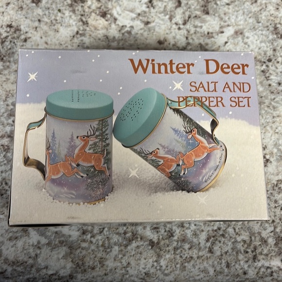 vintage salt and pepper shakers - Picture 2 of 3